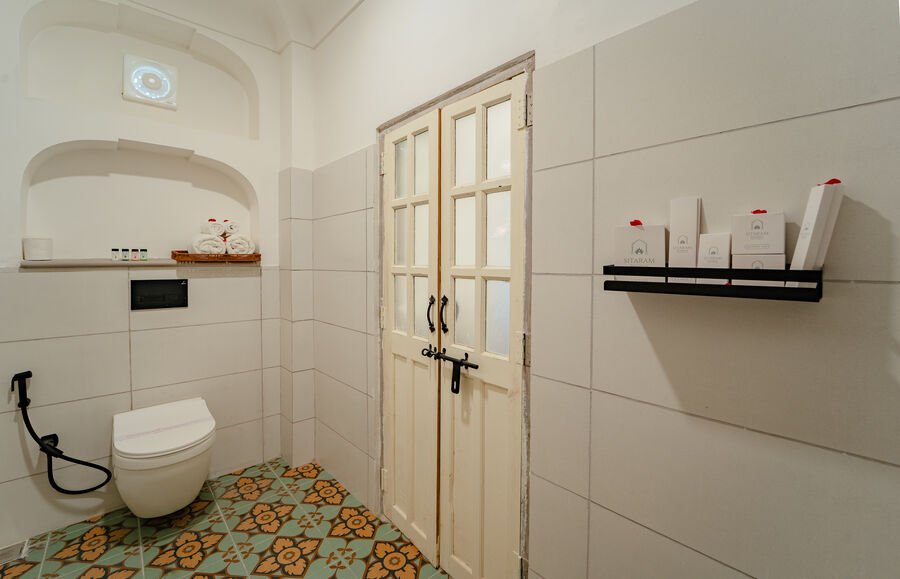 Ensuite
